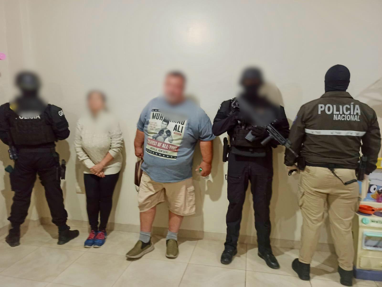 LA POLICÍA DETIENE A UN HERMANO, CUÑADO Y FAMILIARES DE ALIAS "FITO".-