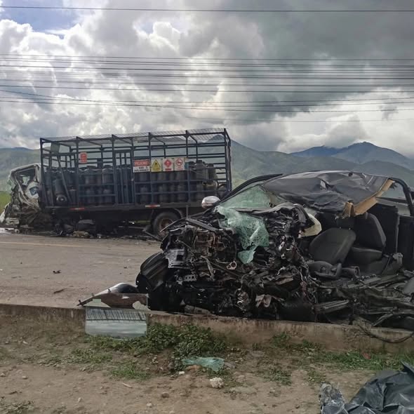 MACABRO ACCIDENTE EN LA VÍA CATAYO- GONZANAMA.-