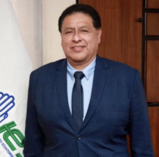 DESDE ESTE 28 DE ABRIL, JAIME BERNABÉ ERAZO ES EL NUEVO MINISTRO DE SALUD.-