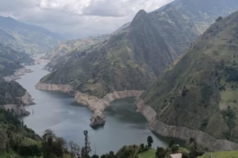 EMBALSE MAZAR SE RECUPERA DE 2.131,12, A 2.142,6 METRO SOBRE EL NIVEL DEL MAR.-