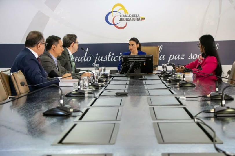 MERCEDES CAICEDO SOLICITA AUDITORIA PÚBLICA A LA CONTRALORÍA.