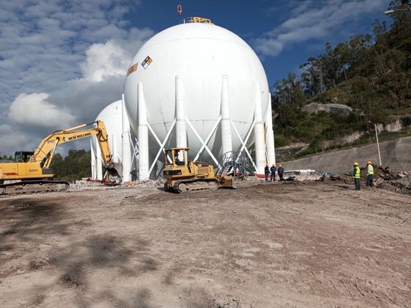 HASTA QUE FINALMENTE SE LLEVARON DESDE CUENCA PARA GUAYAQUIL LAS BOMBONAS PARA ALMACENAR GAS LICUADO, PROPIEDAD DEL AUSTRO.