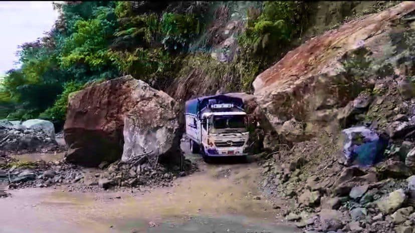 LA VIA MÉNDEZ-GUARUMALES-CUENCA SE HABILITA PARA EL PASO VEHICULAR