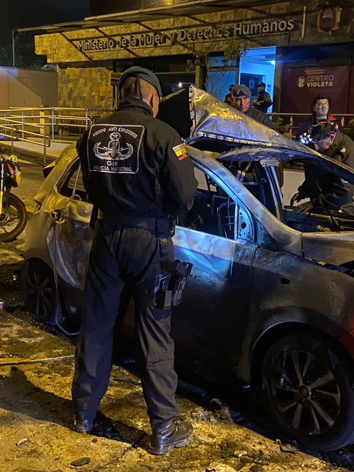 DOS VEHÍCULOS EXPLOTARON ENTRE LA NOCHE DEL MIÉRCOLES Y MADRUGADA DE JUEVES 31 DE AGOSTO EN QUITO. HAY SEIS DETENIDOS.-