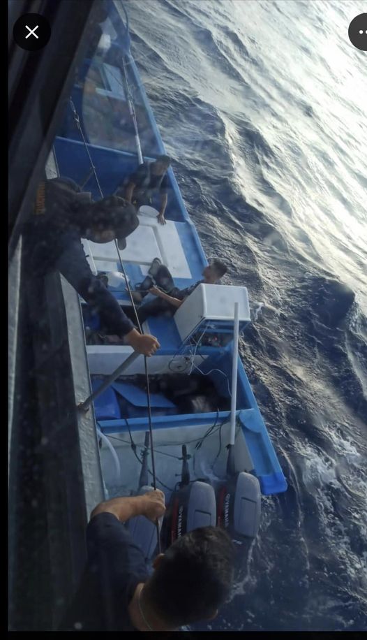 ARMADA DE ECUADOR INCAUTA CERCA DE 2 TONELADAS DE COCAINA EN GALÁPAGOS.-