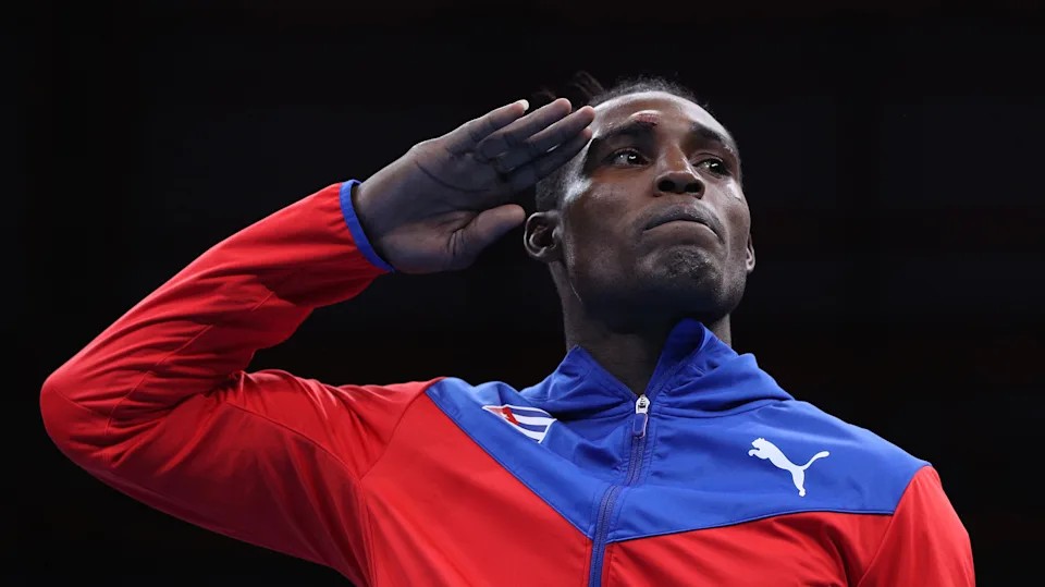 JULIO CÉSAR LA CRUZ, EL MEDALLISTA DE ORO DE CUBA EN DOS OLIMPIADAS Y 4 EN PANAMERICANOS EN CHILE, RECIBIÓ COMO PREMIO UN PESCADO Y UNOS JUGOS EN EL 2021.-