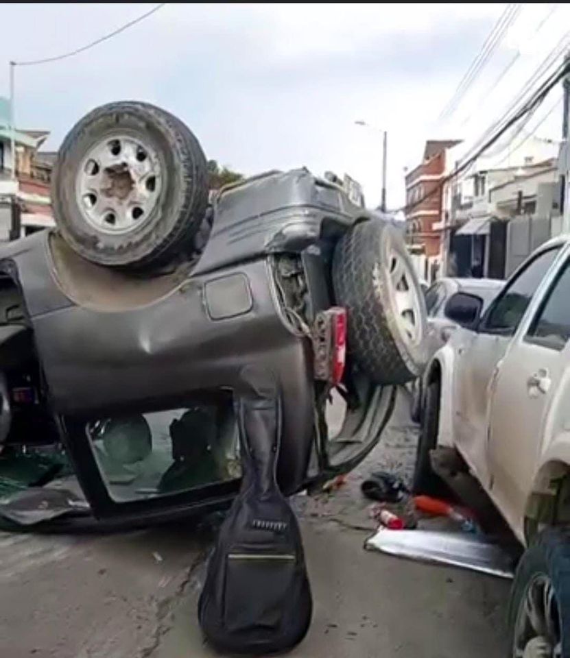 4 PERSONAS HERIDAS EN ACCIDENTE DE TRÁNSITO EN CUENCA.-