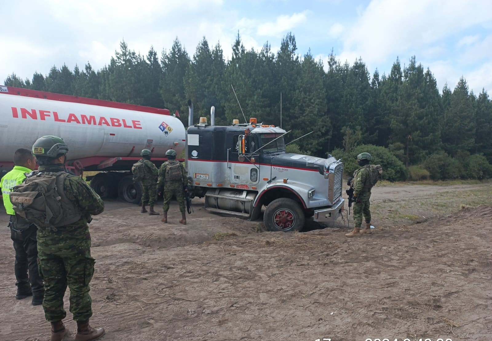 "10% DEL COMBUSTIBLE DE ECUADOR VA AL CONTRABANDO"