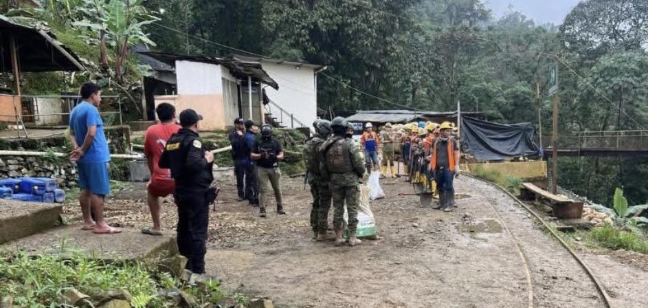 EJÉRCITO REALIZA OPERATIVO ANTIMINERO EN PONCE ENRÍQUEZ.-